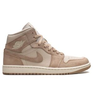 Jordan Air Jordan 1 Mid SE "Legend Light Brown" Sneakers EUC Woman’s 9.5
